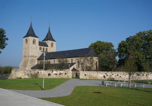 Stiftskirche St. Cyriakus, Frose